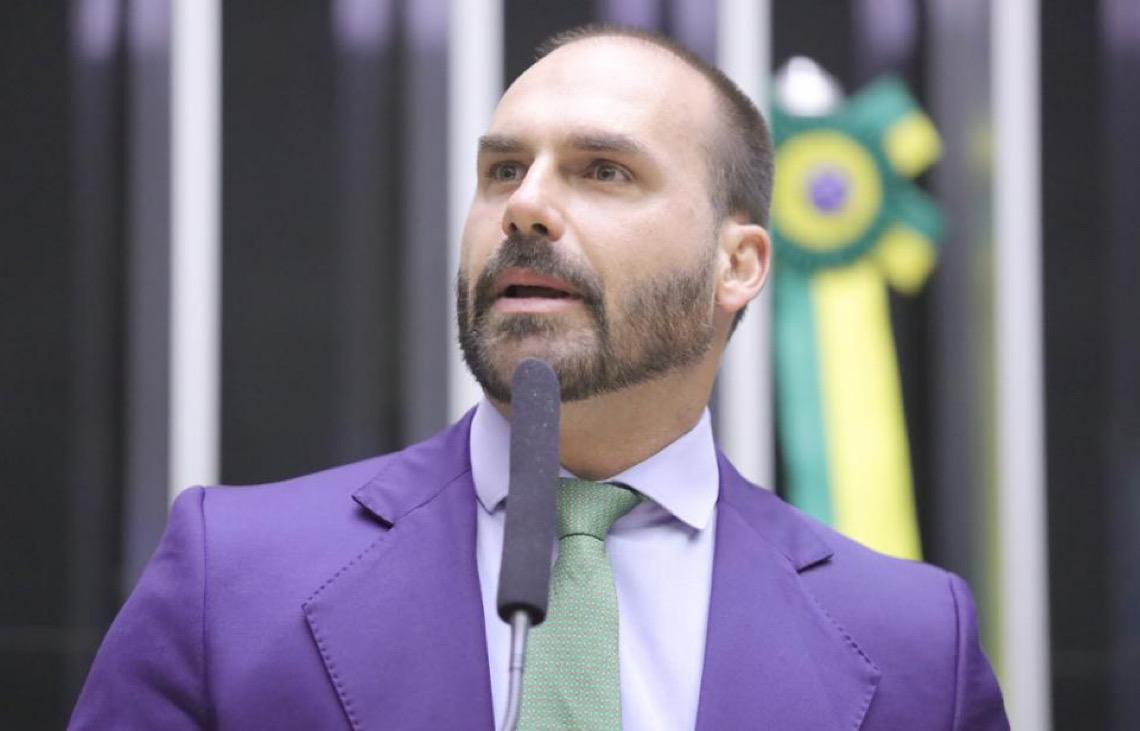 Eduardo Bolsonaro afirma ter dito a governo Trump que Moraes e esposa são 'uma pessoa' só