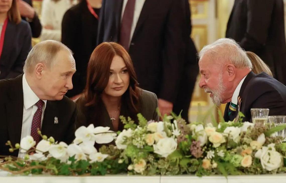 Presidente Wladmir Putin diz a Luiz Inácio da Lula da Silva que reunião com Donald Trump foi positiva