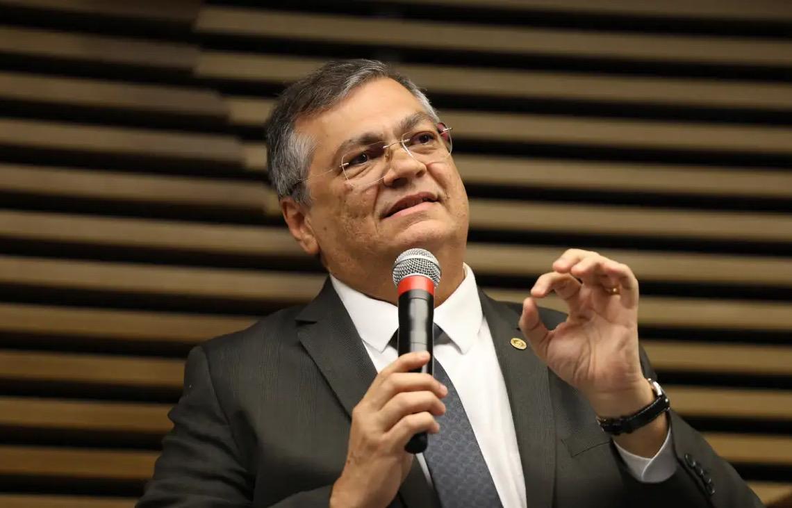 Veto alcança tribunais estrangeiros, mas não internacionais, diz Flávio Dino 