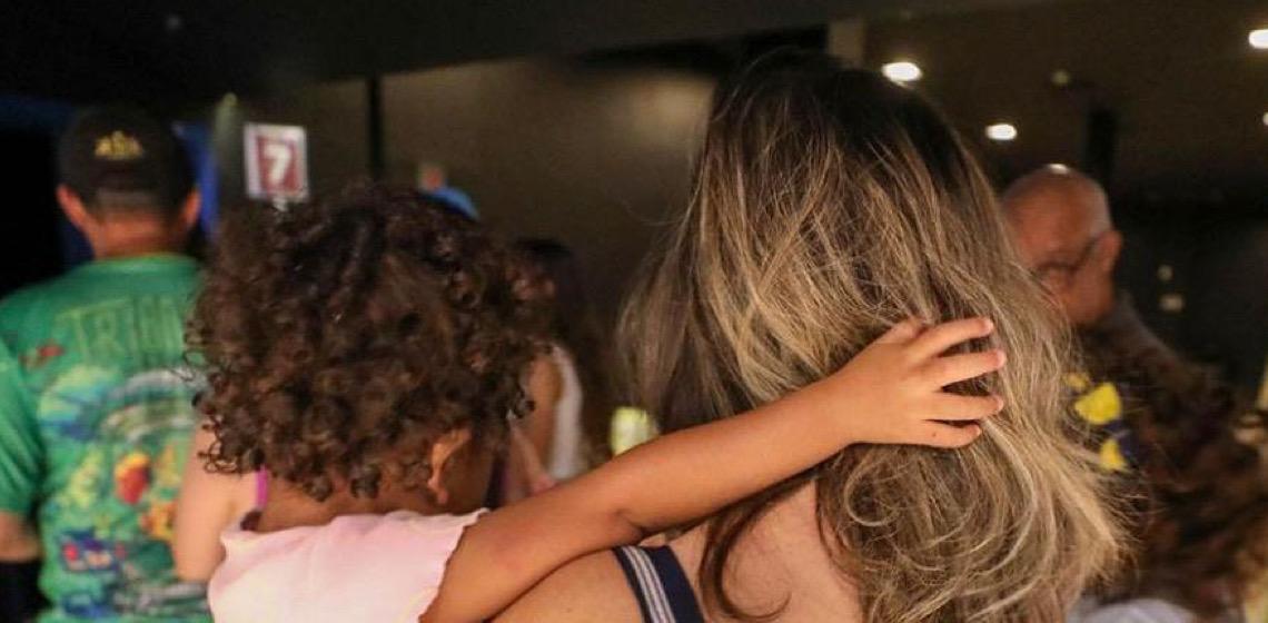 Programa oferece apoio financeiro e emocional a mais de 180 órfãos de feminicídios