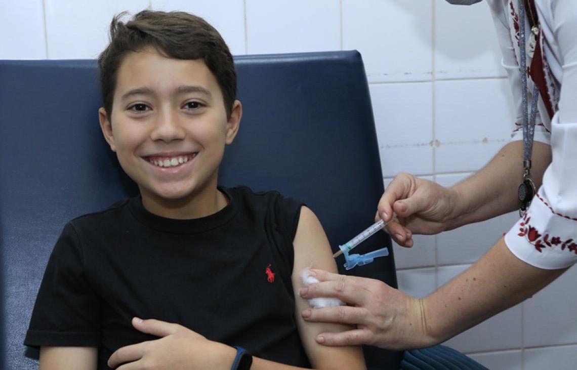 Apenas metade das doses de vacina contra a dengue distribuídas pela rede de Saúde foi aplicada