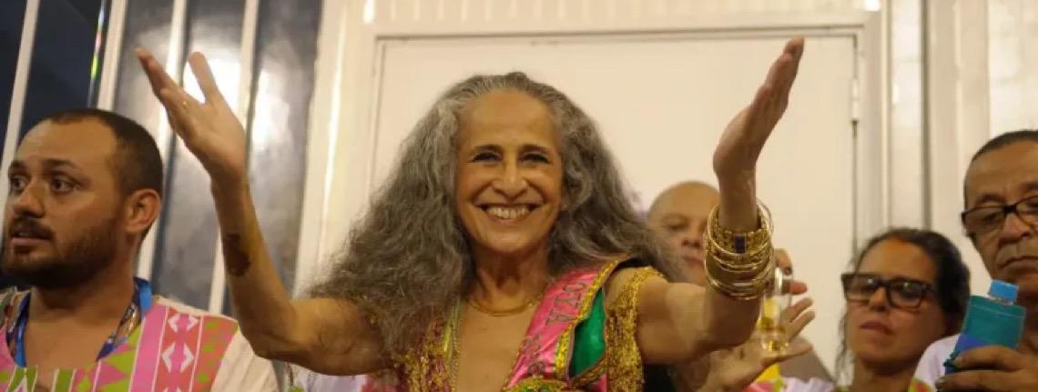 Com 60 anos de carreira, Maria Bethânia tem visão própria de Brasil, diz pesquisador