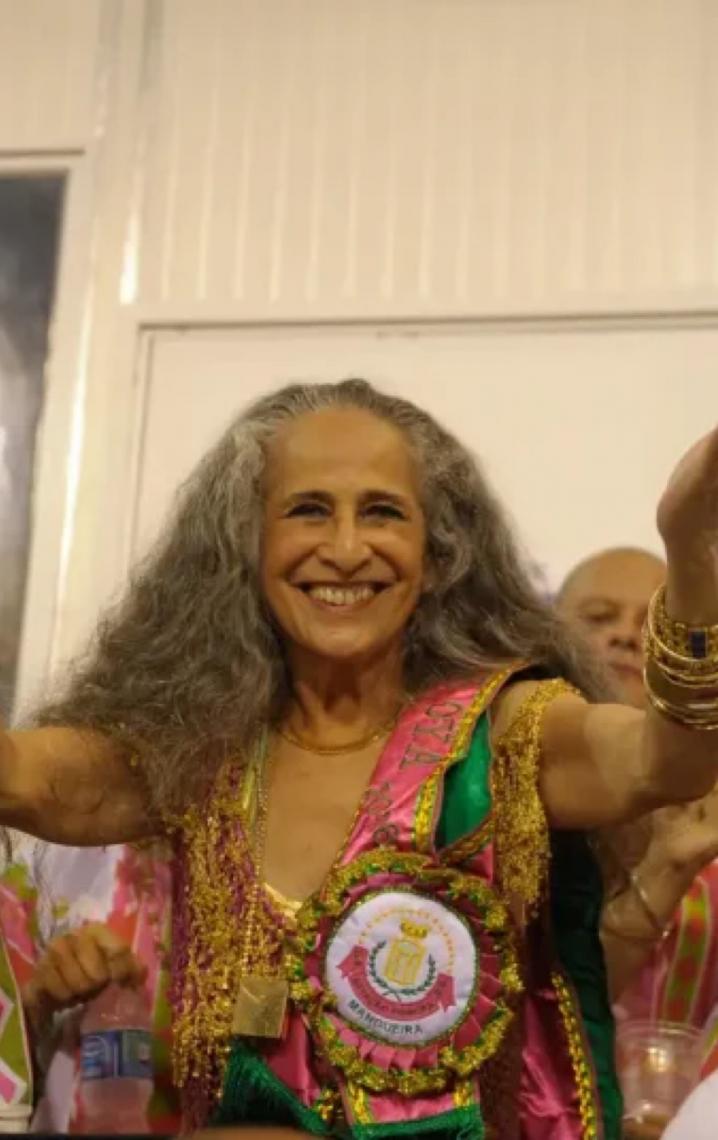 Com 60 anos de carreira, Maria Bethânia tem visão própria de Brasil, diz pesquisador