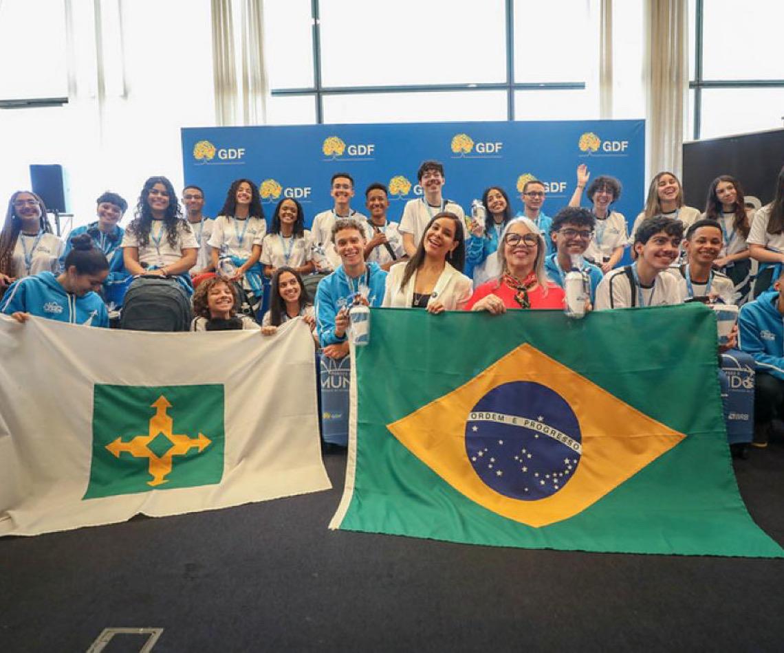 Estudantes da rede pública se despedem de Brasília rumo a intercâmbio no Reino Unido