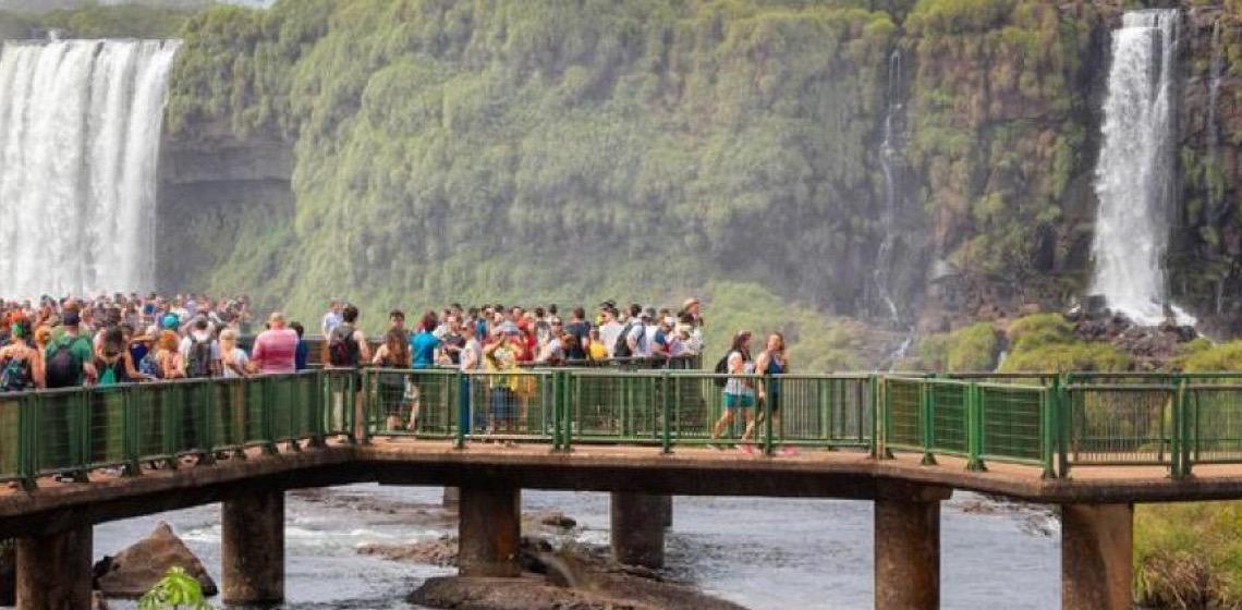 Parque Nacional do Iguaçu bate recorde e registra maior número de visitantes em agosto de toda a história