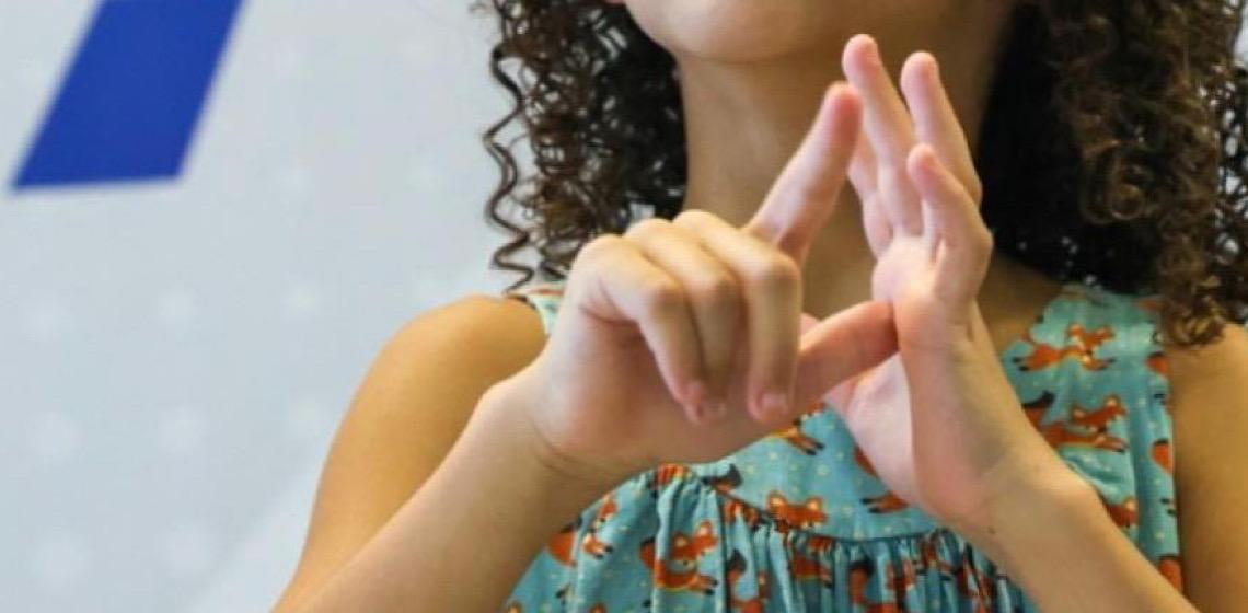 Biblioteca Demonstrativa, em Brasília, oferece curso gratuito de Libras para produtores culturais