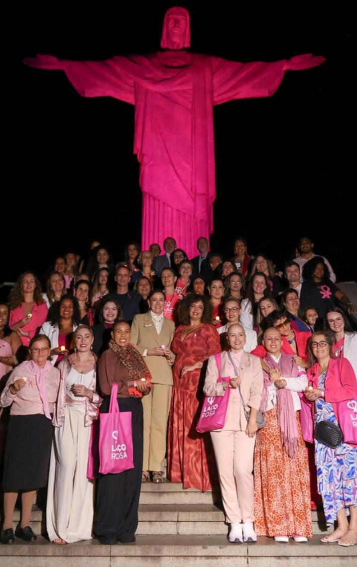 Atriz Lília Cabral é a madrinha do Outubro Rosa 2025 da Fundação Laço Rosa