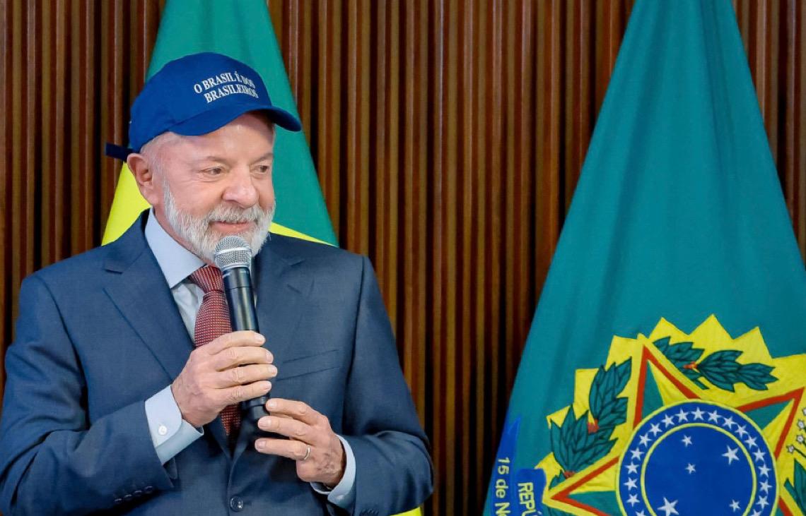 Por Matheus Leitão: Lula marcou mais um gol na família Bolsonaro
