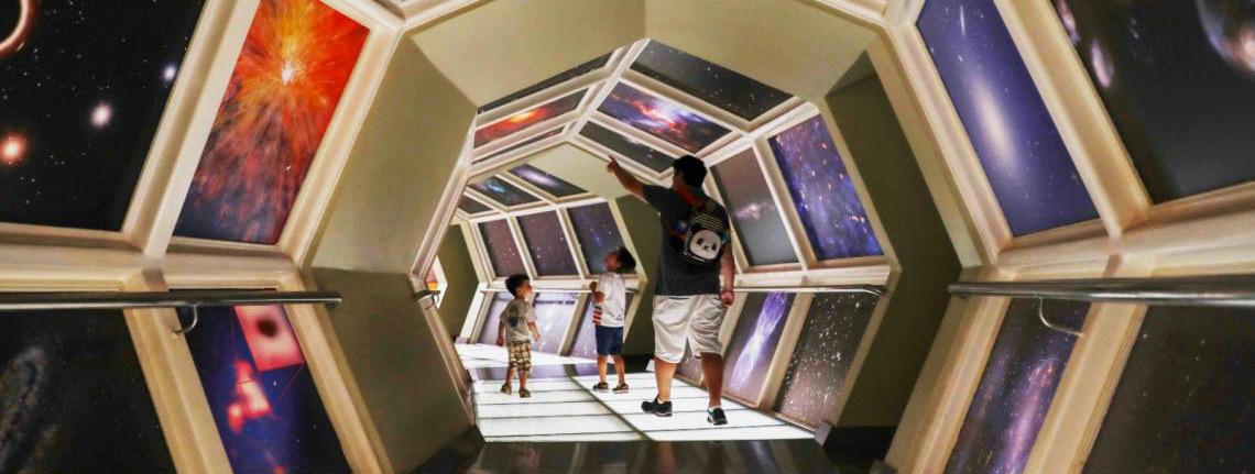 Programação especial do Planetário de Brasília atrai crianças com brincadeiras que unem ciência e imaginação
