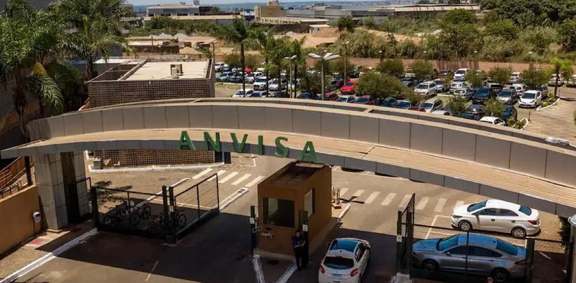Anvisa proíbe lote falso de chá e suplementos inseguros para o consumo