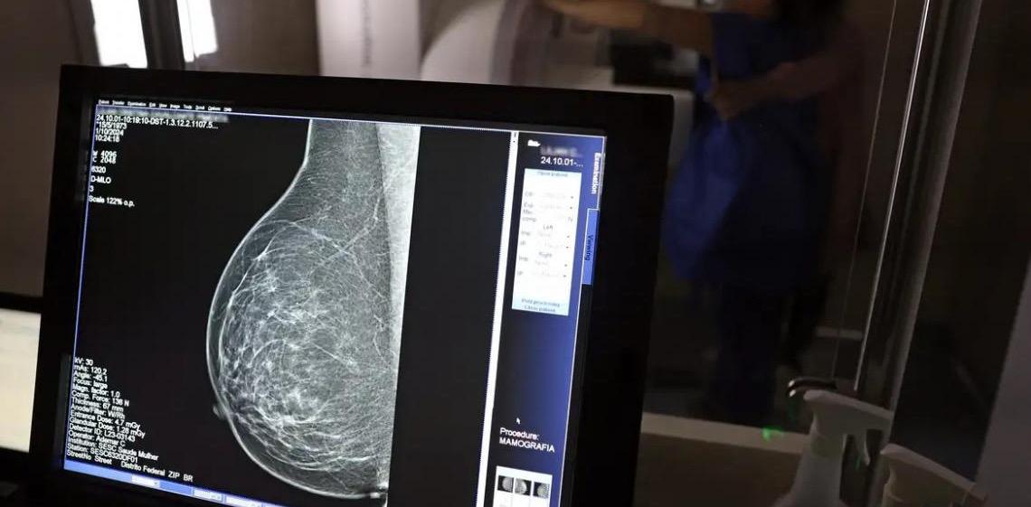 Outubro Rosa: Como receber o auxílio-doença em tratamento de câncer