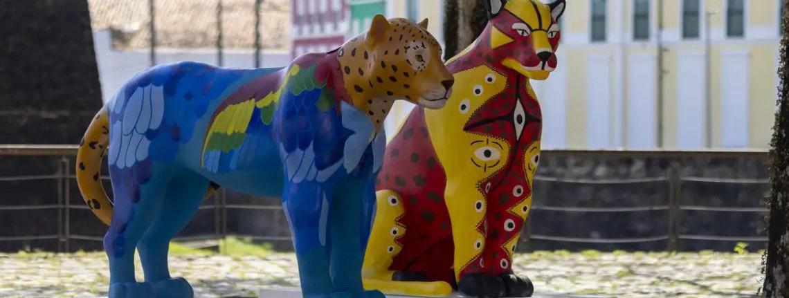Belém vira galeria a céu aberto com estátuas de onças coloridas