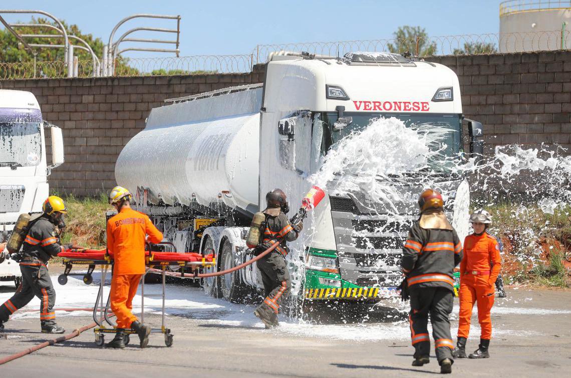 Simulado das forças de segurança e de socorro testa resposta a emergências químicas no Distrito Federal