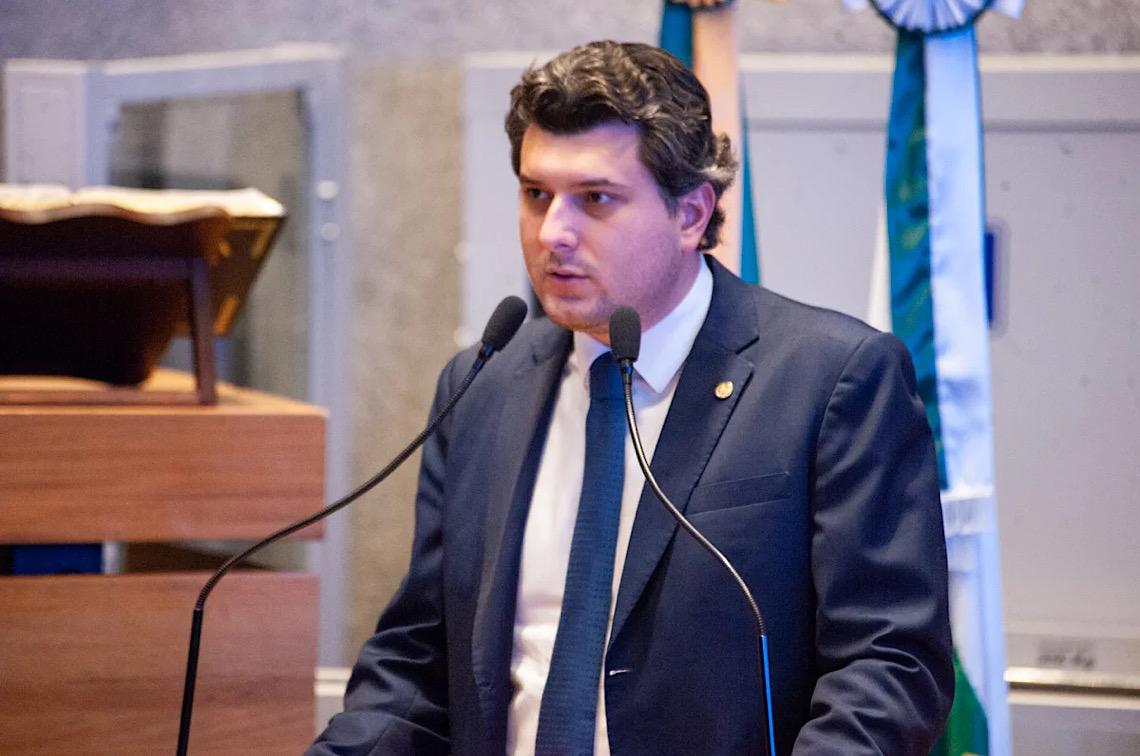 Deputado distrital Eduardo Pedrosa quer isenção no IPVA para motoboys e motoristas de aplicativo