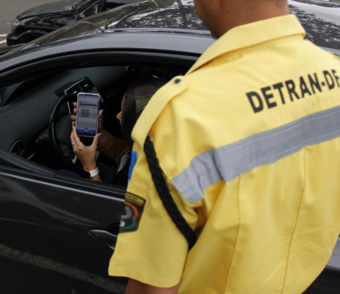 Fiscalização do licenciamento para veículos de placa final 3, 4 e 5 começa sábado, 1º de novembro