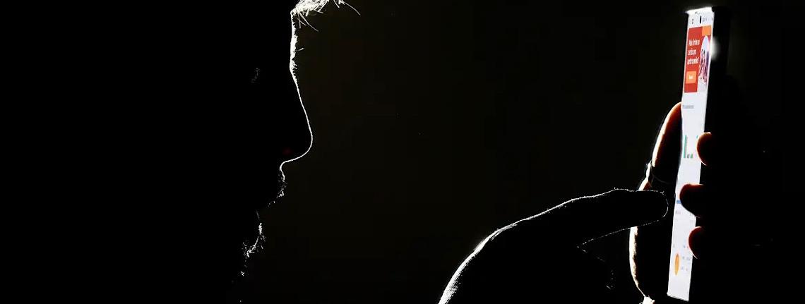 Uma engrenagem invisível: Quem realmente controla as notícias