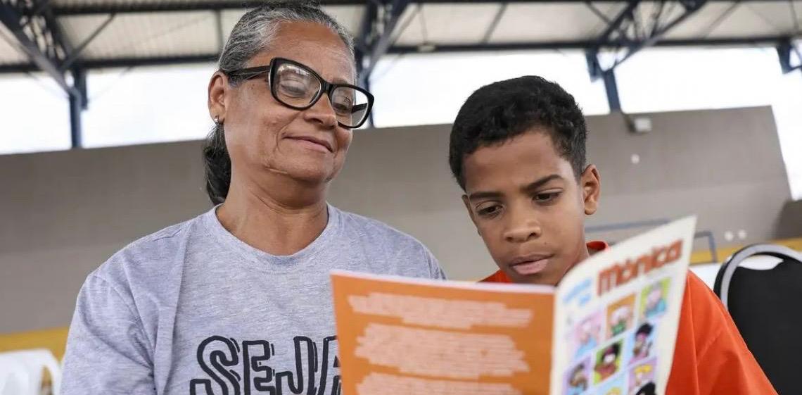 Convívio entre gerações é receita contra etarismo, aponta especialista