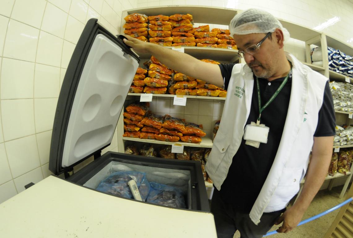 Vigilância Sanitária divulga informativo sobre alimentação escolar saudável