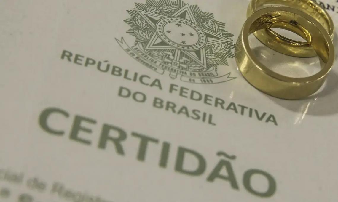 Pela 1ª vez, uniões consensuais superam casamento civil e religioso