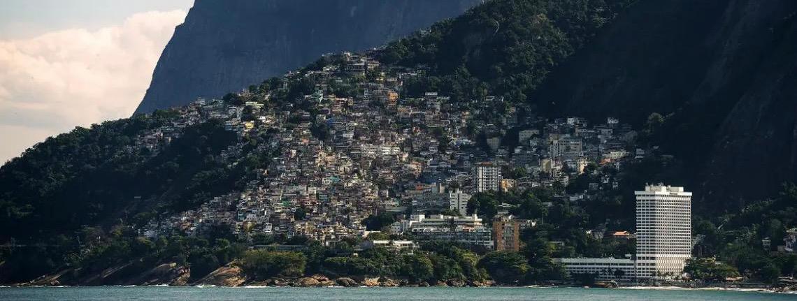 Projeto qualifica mototaxistas de favelas do Rio de Janeiro para atuar no turismo