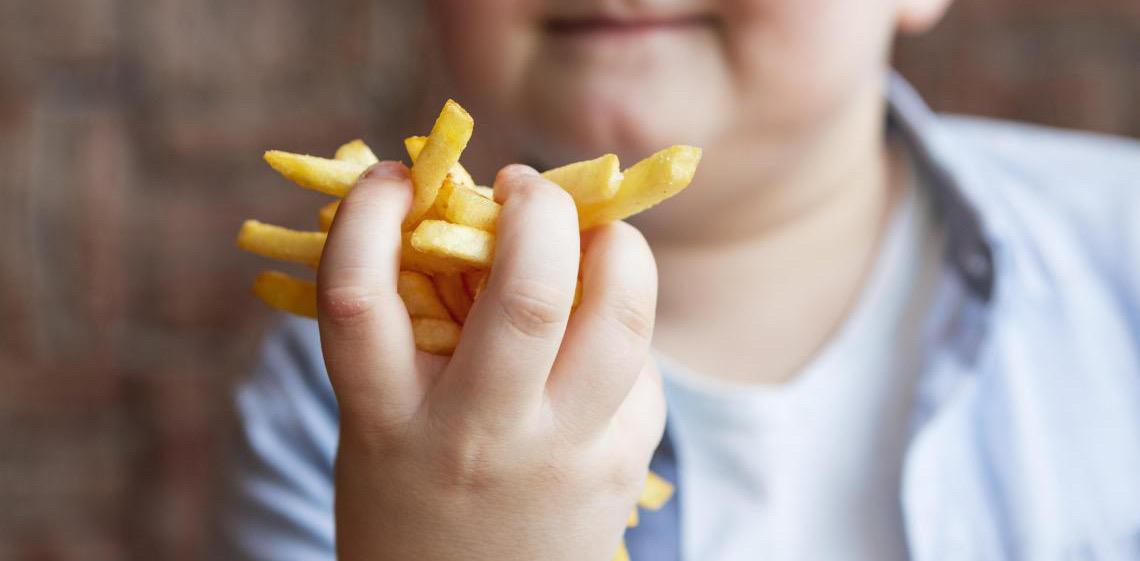 Relatório da OMS alerta para a persistência da obesidade infantil na Europa