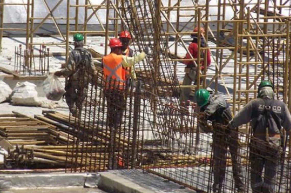 Renda do trabalhador bate recorde e desemprego repete a menor taxa desde 2012