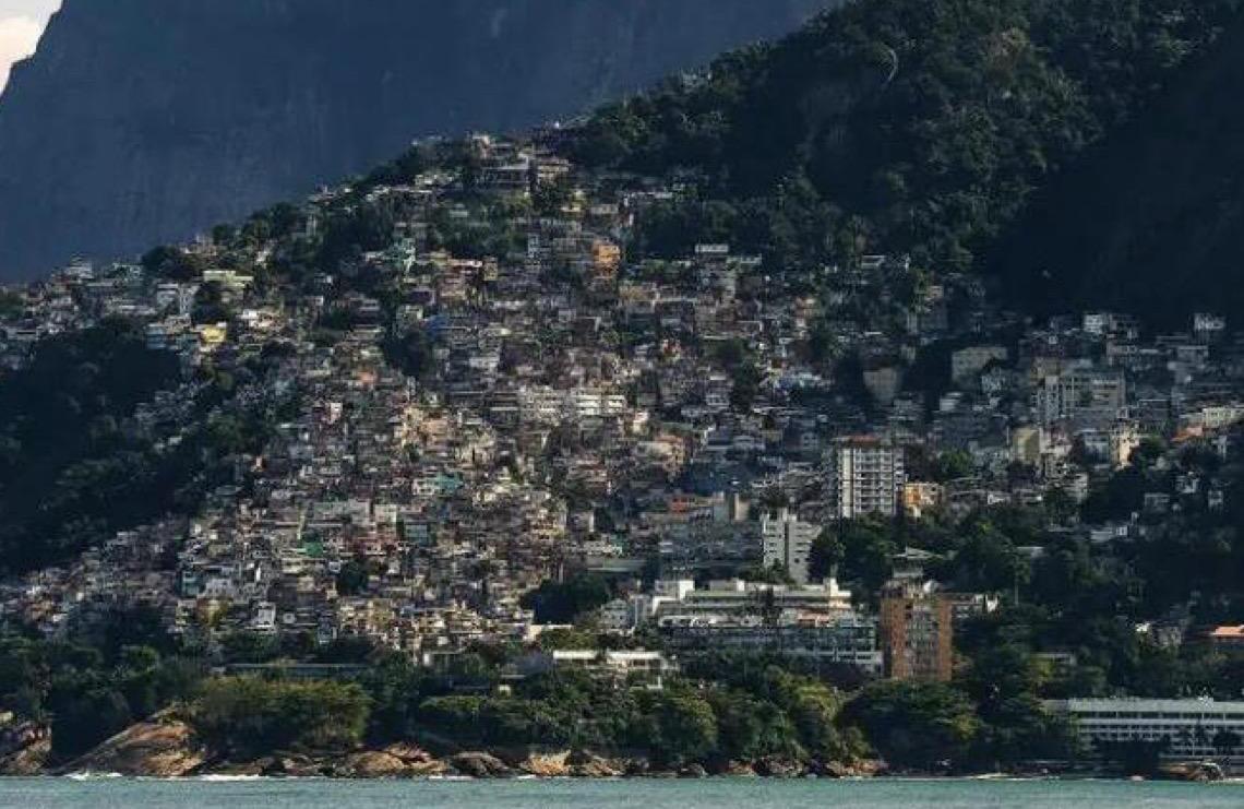 Projeto qualifica mototaxistas de favelas do Rio de Janeiro para atuar no turismo