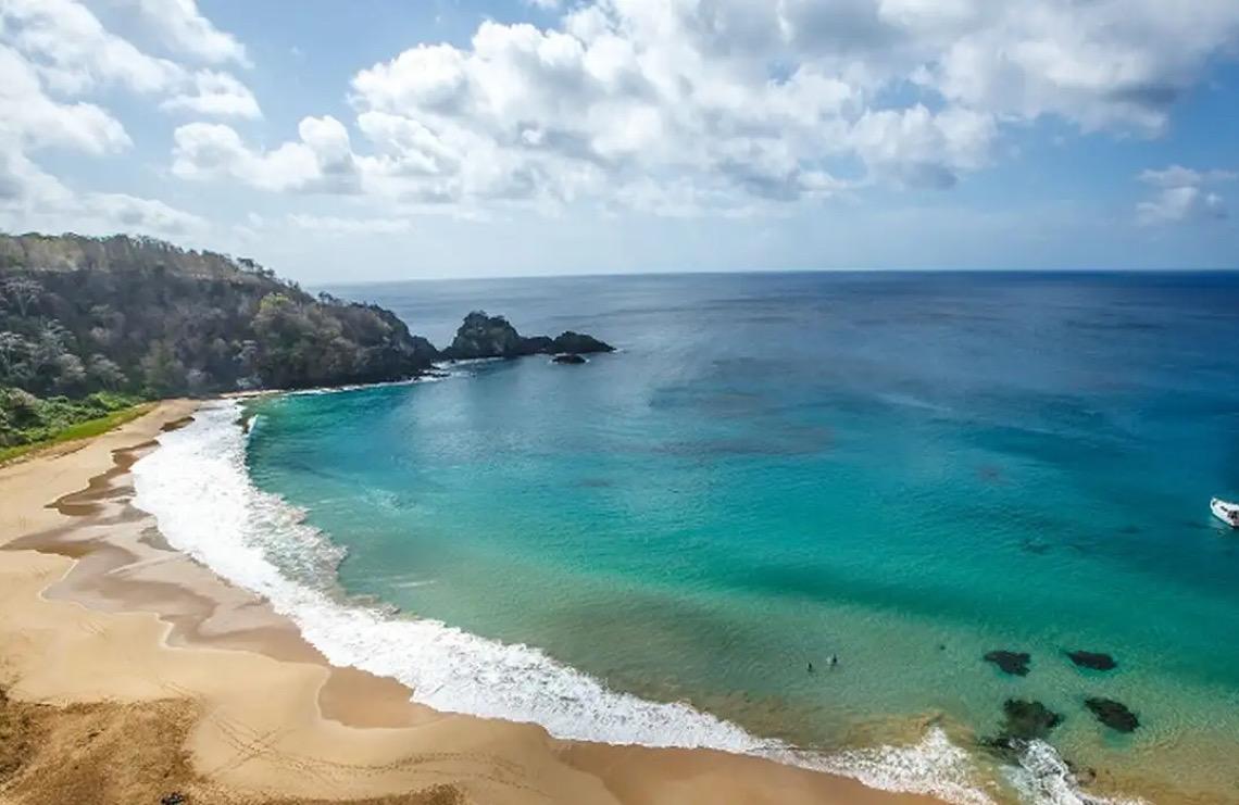 Neoenergia anuncia usina de energia solar para descarbonizar Fernando de Noronha