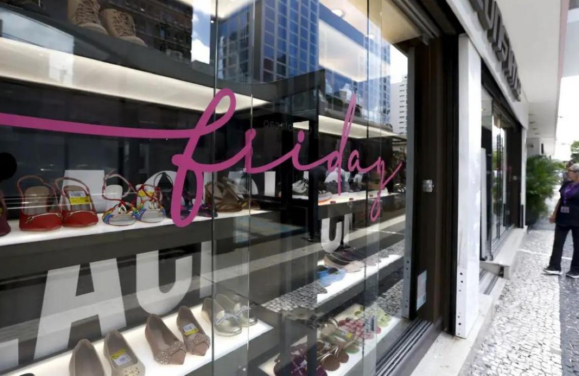 Procon-DF orienta consumidores para compras seguras na Black Friday