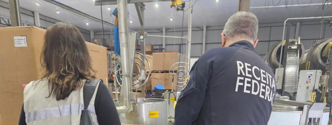 Anvisa suspende quatro marcas de glitter com material plástico