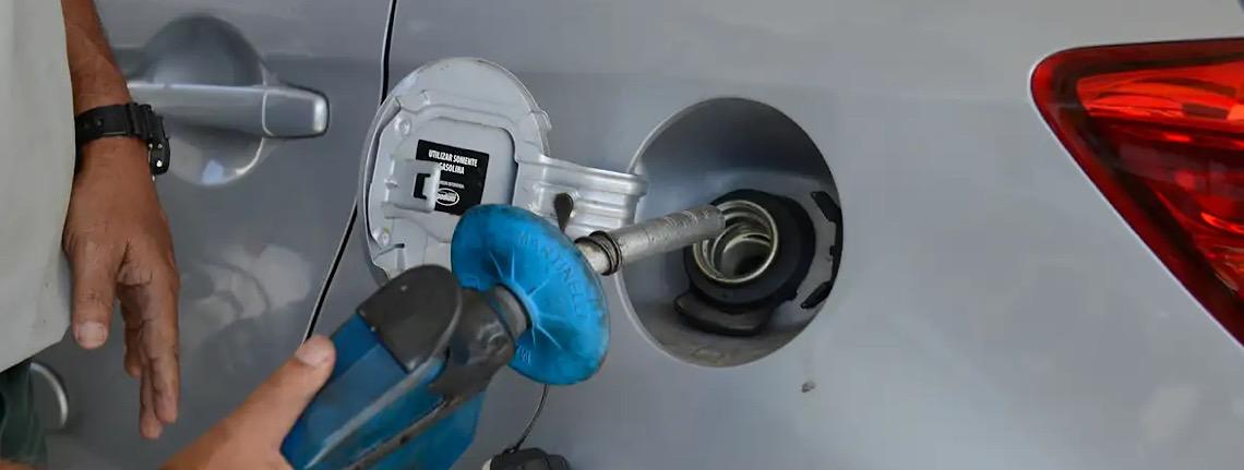 Justiça proíbe posto de exigir que mulher trabalhe de legging 