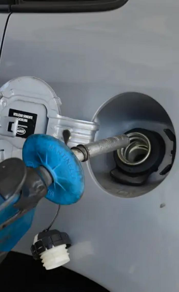 Justiça proíbe posto de exigir que mulher trabalhe de legging 