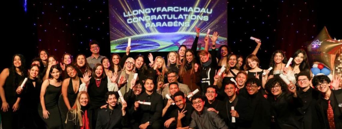 Estudantes do Distrito Federal celebram formatura do Pontes para o Mundo no País de Gales