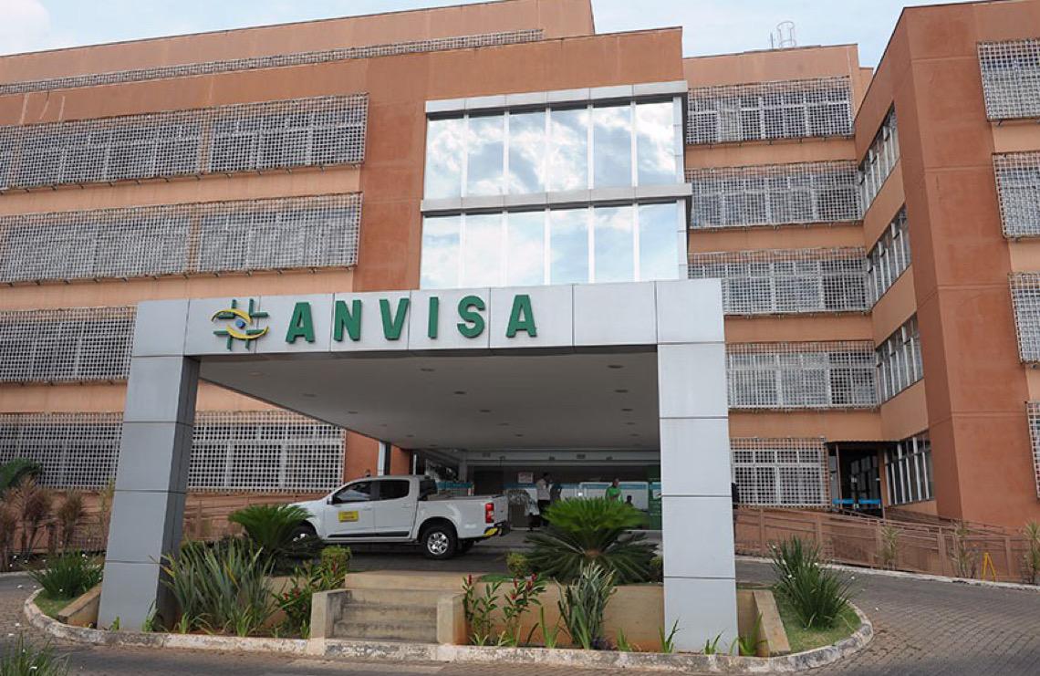 Anvisa manda recolher lotes de sabão líquido por bactéria: Quais os riscos?