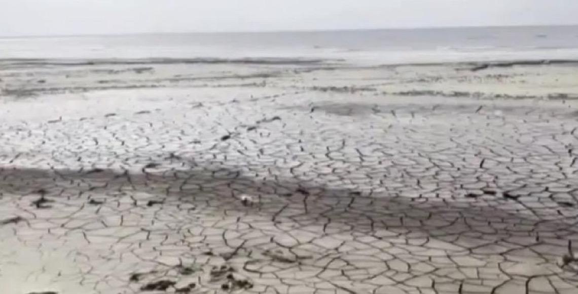 Faixa de lama interdita trecho da maior praia do Brasil e intriga cientistas, no Rio Grande do Sul