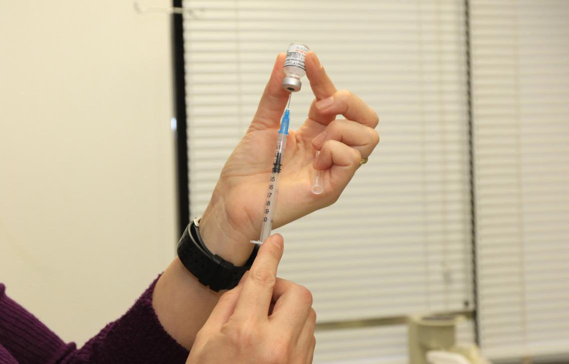 Gestantes poderão tomar a vacina VSR neste sábado, em 40 pontos do Distrito Federal