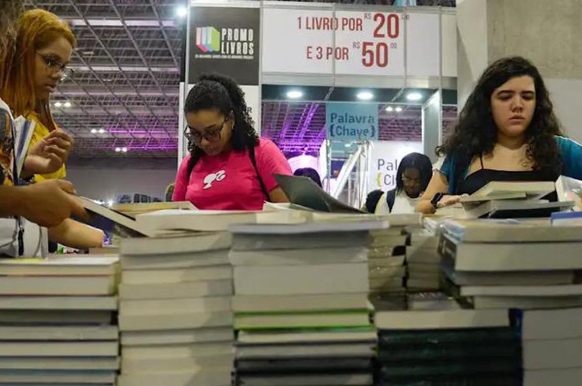 Mercado de livros gera 70 mil empregos concentrados no Sudeste brasileiro