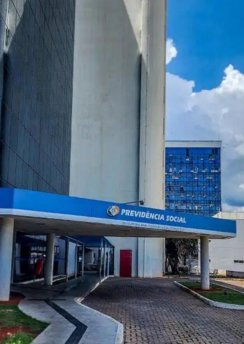 Briga entre INSS e Previdência alimenta fila e ameaça promessa eleitoral de Lula