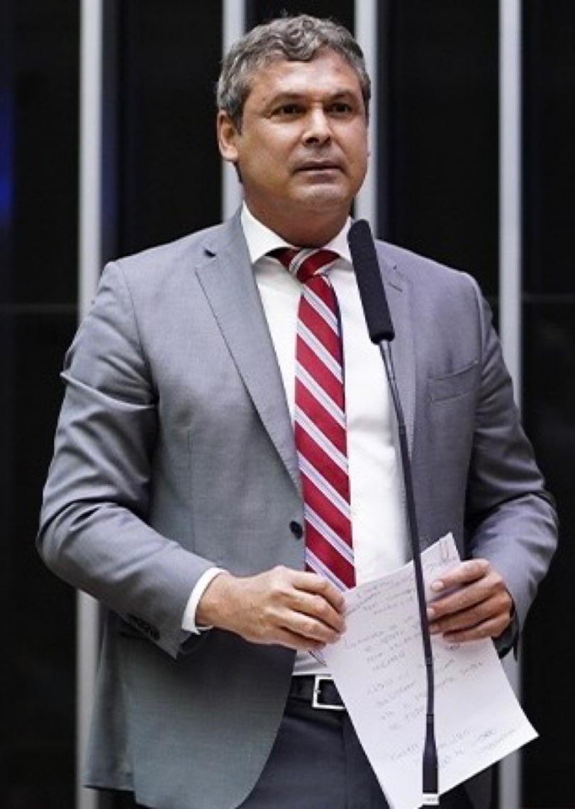 Líder do PT diz que Motta 'está perdendo as condições' de presidir a Câmara