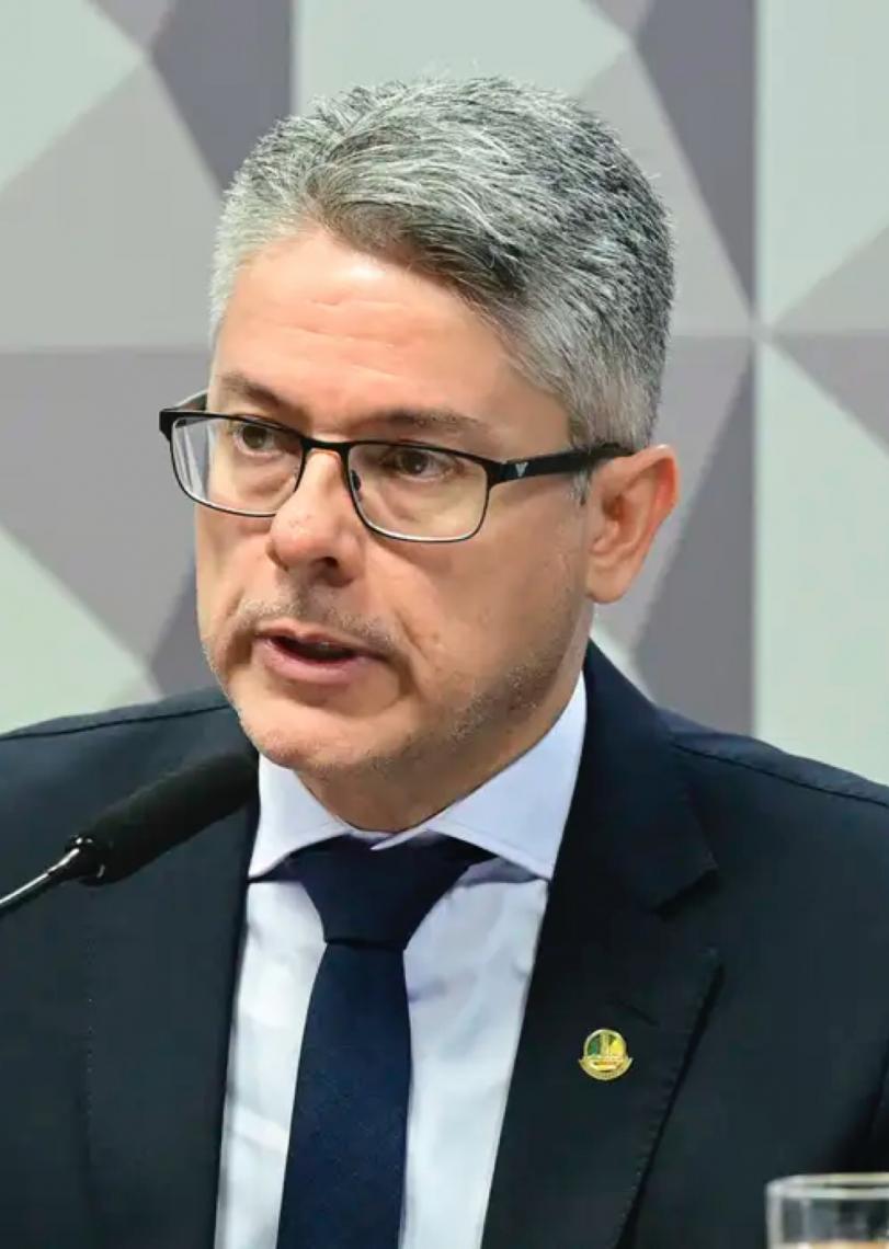 Senado aprova PL Antifacção com penas que podem chegar a 120 anos 