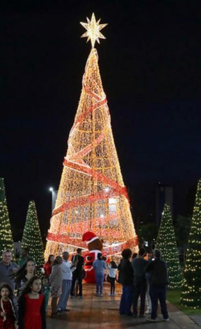 Nosso Natal 2025 ilumina Esplanada e atrai famílias com espetáculos gratuitos