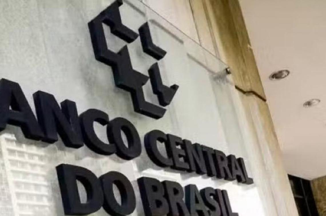 Quase 49 milhões de brasileiros têm R$ 9,9 bilhões esquecidos em bancos