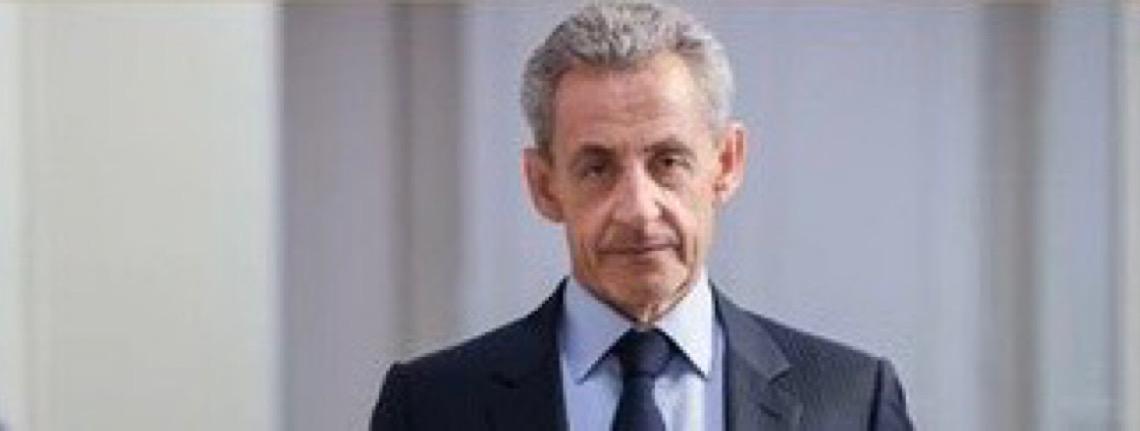 Nicolas Sarkozy lança livro sobre cárcere, diz que 'a prisão é dura', e obra divide franceses