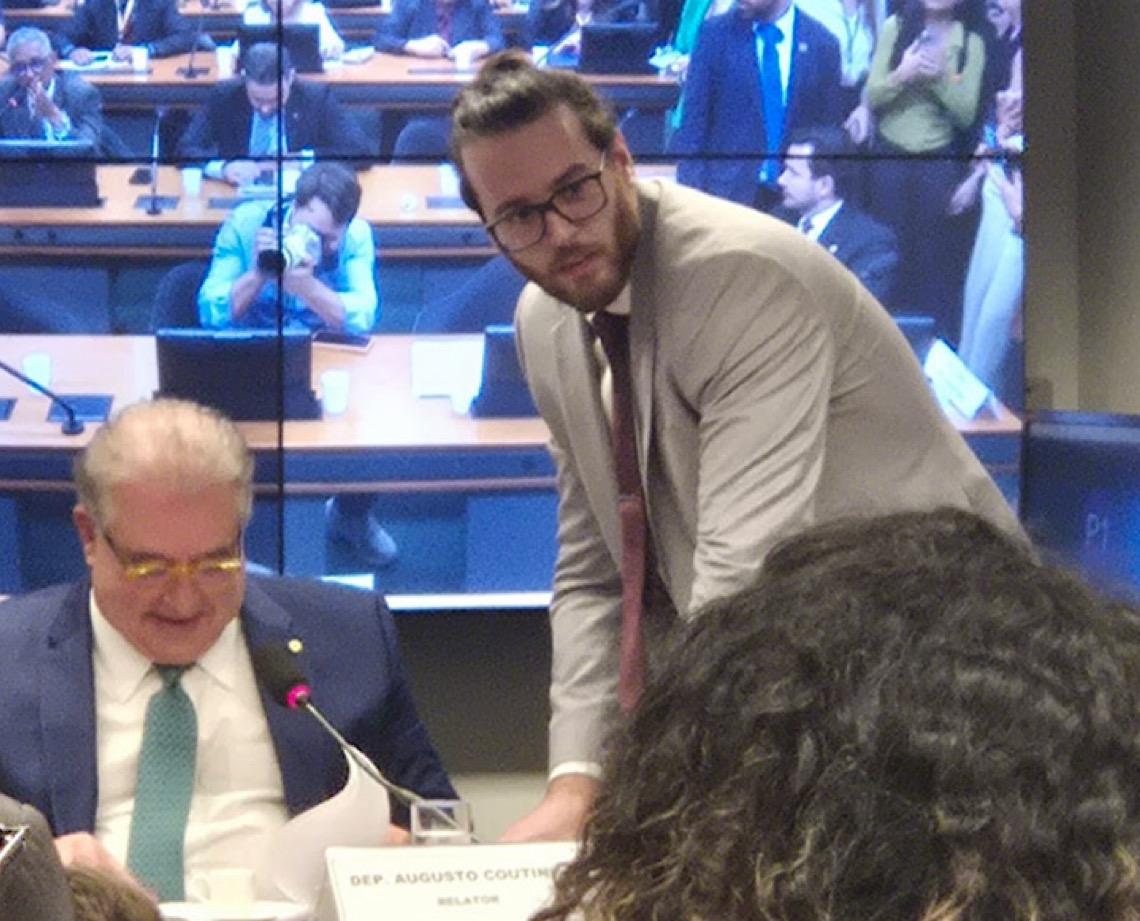 A articulação por trás do relatório da regulação do trabalho por aplicativos