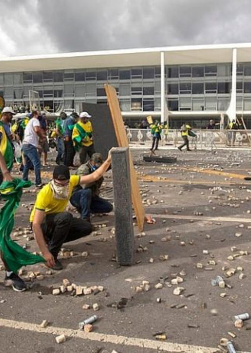 Senado aprova nova versão do PL da Dosimetria e alivia prisão de Bolsonaro