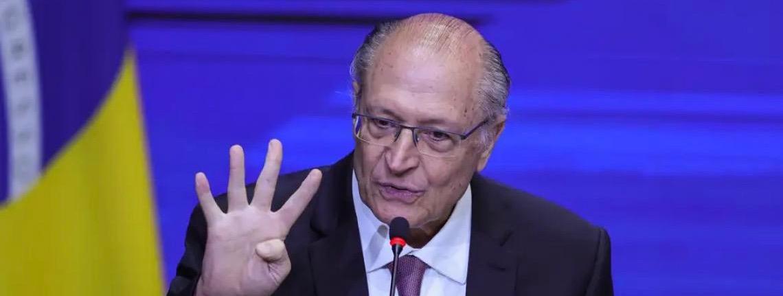 Na Apex, Geraldo Alckmin comemora recorde de exportações em 2025