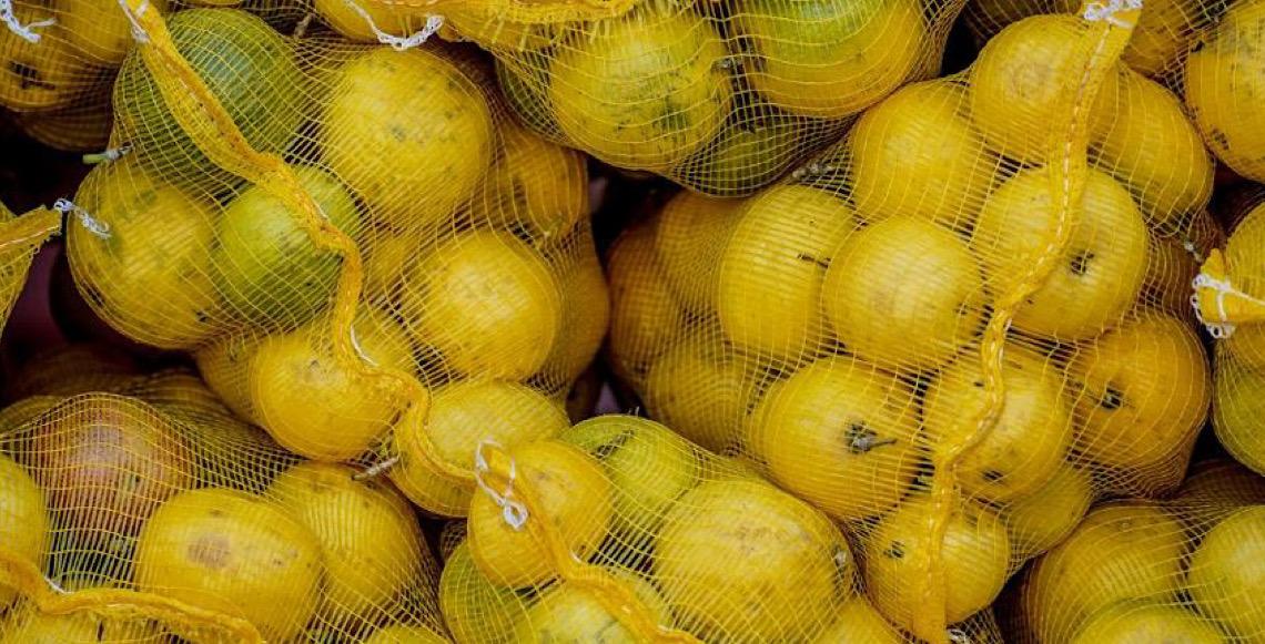 Pepino e laranja são os alimentos campeões de agrotóxicos em nova análise da Anvisa