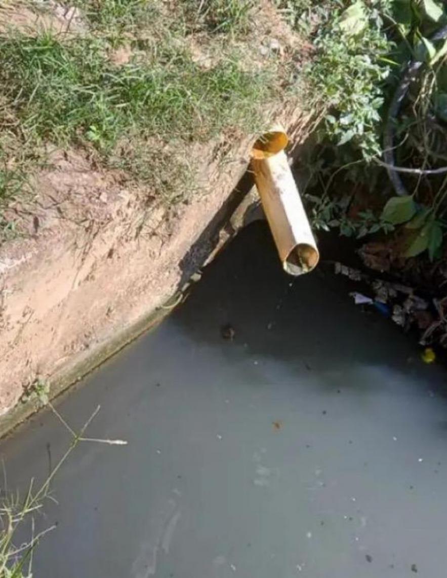 Quilombo em Cabo Frio denuncia despejo de esgoto na comunidade