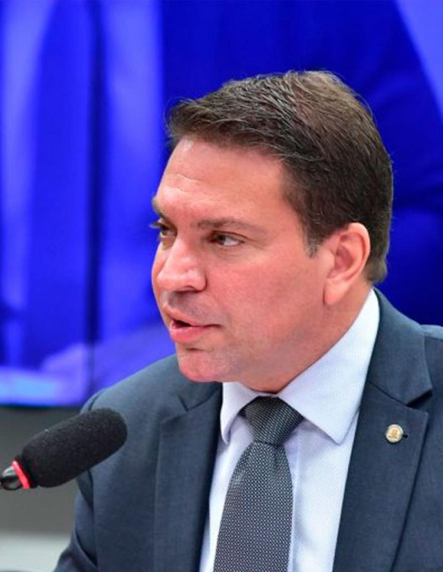 Moraes reabre processo de Ramagem pelo 8/1 após cassação do deputado