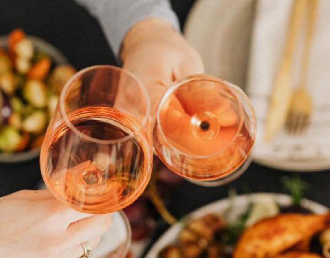 Festas de fim de ano pedem atenção de quem tem diabetes e hipertensão